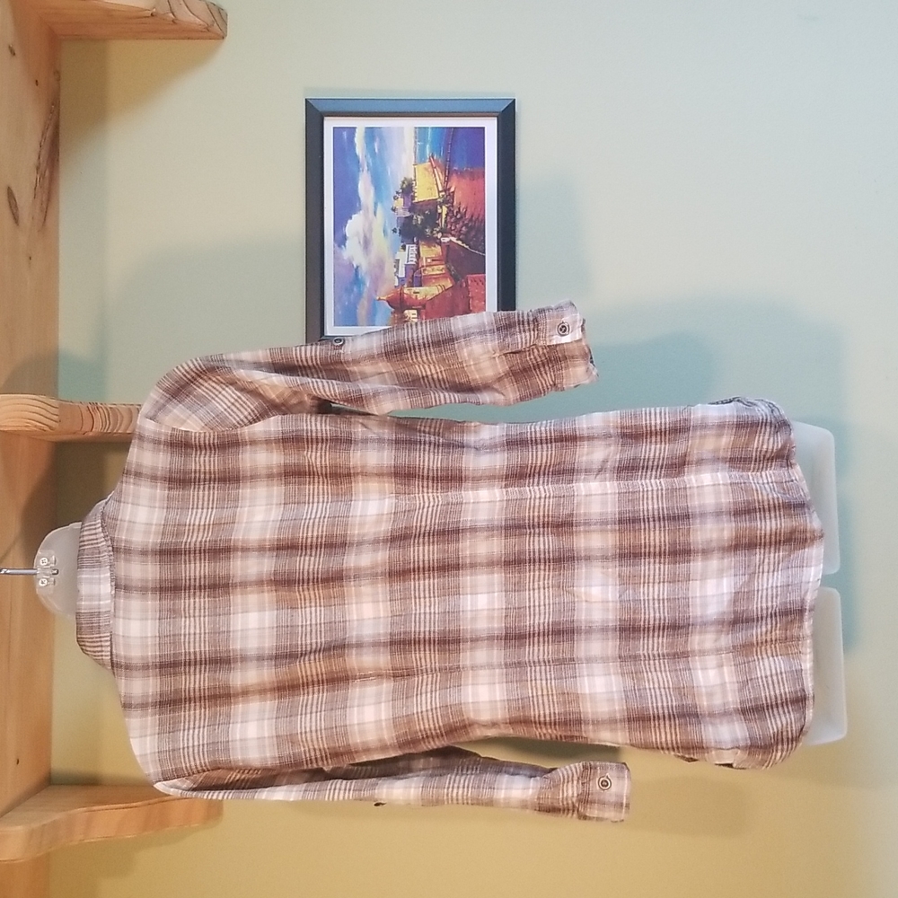 Women's Daytrip Rolled up Sleeve Flannel. - Picture 5 of 6